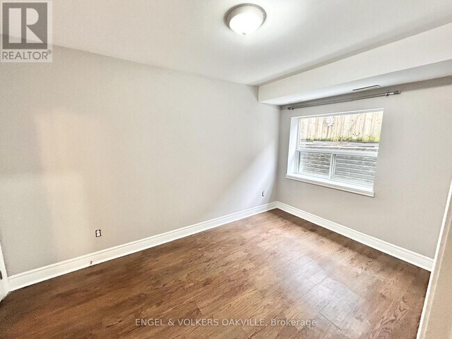 Photo du bâtiment - 15 Thirty Third St