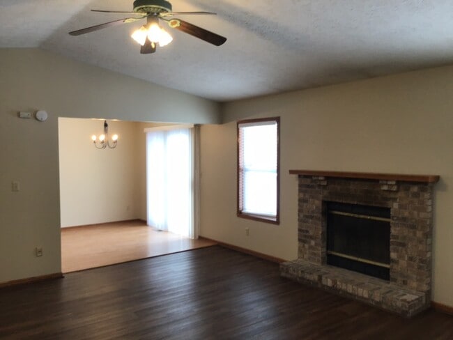 Building Photo - 10284 Pinesap Pl