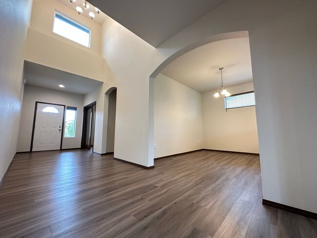 Building Photo - 5-Bed, 3-Bath Home w/ Fenced Backyard!