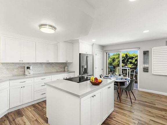 Building Photo - 155 Rosebay Dr