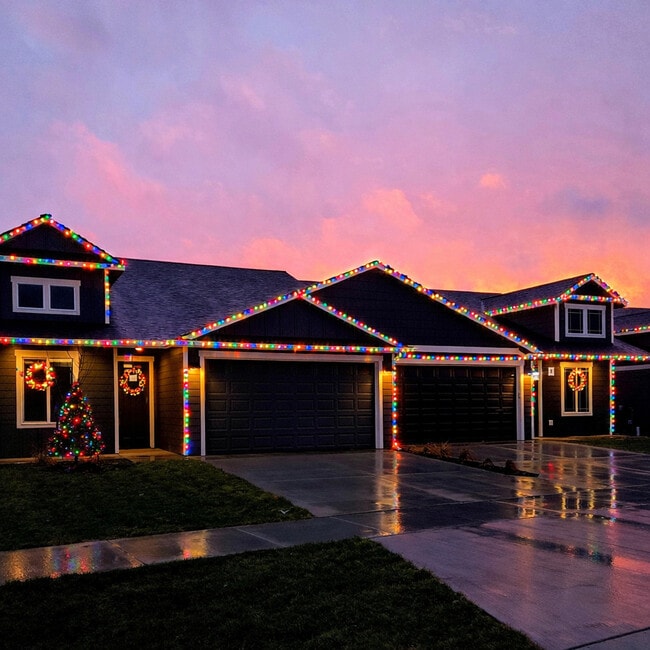 Building Photo - Thayer Cottages