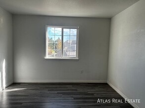 Building Photo - 10789 Vista Rd