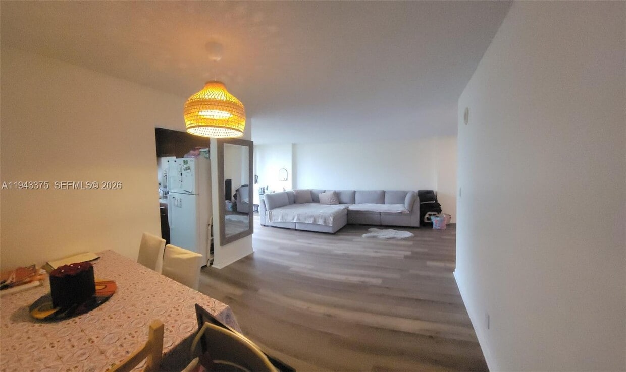 Foto del edificio - 17021 N Bay Rd