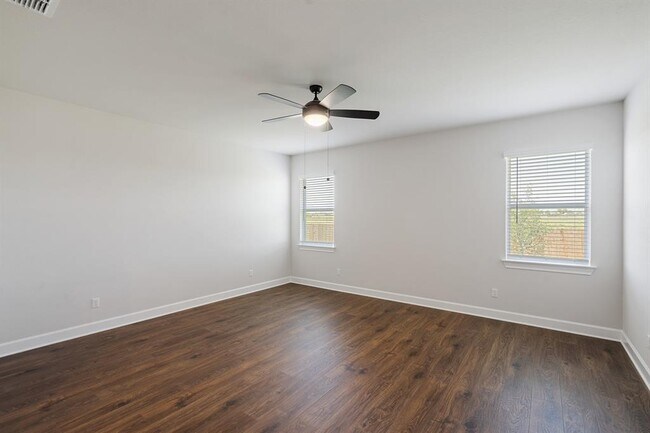 Foto del edificio - 501 W Luna Blue Ln