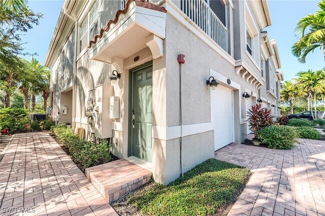 Foto del edificio - 8510 Violeta St