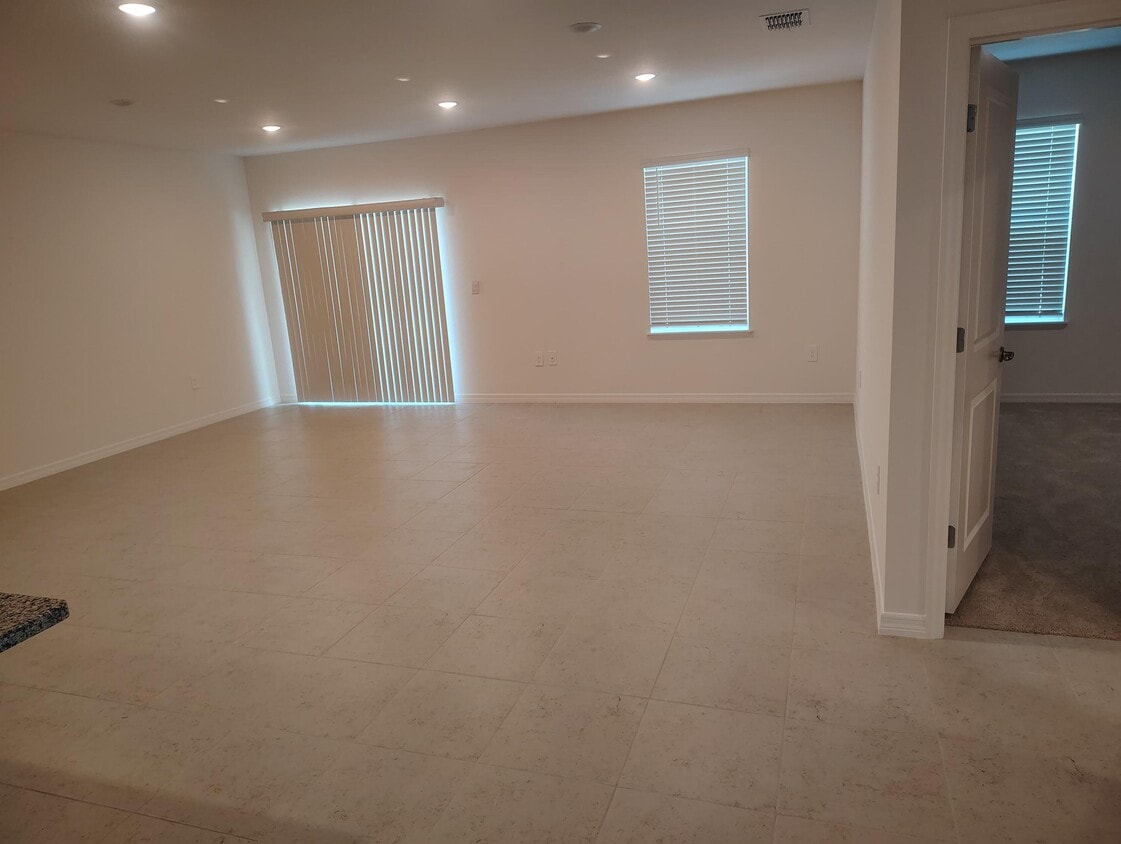Building Photo - 5794 NW Culebra Ave