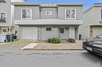 Building Photo - 182 Midcrest Way