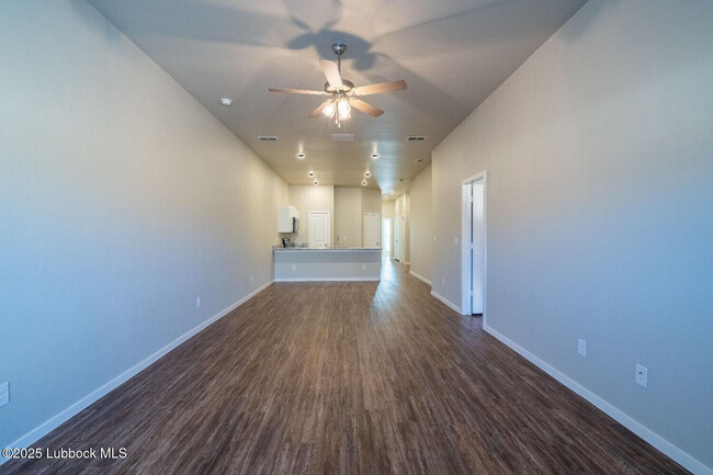 Foto del edificio - 2112 N Jayton Ave