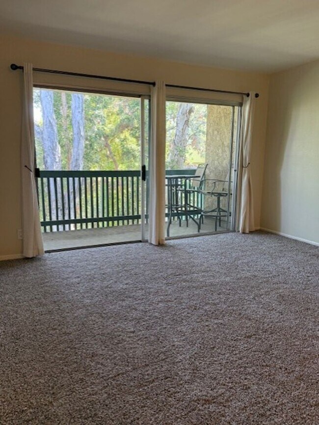 Foto del edificio - Top floor, 1 Bedroom, 1 Bath Condo in Ston...