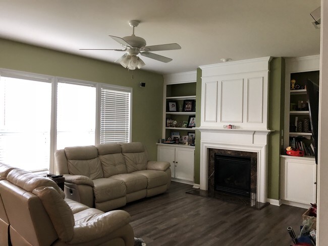 Building Photo - 361 Euphoria Cir