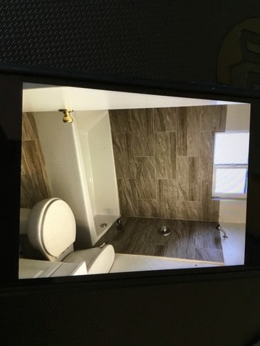 Tub and Shower - 2833 E Sawyer St