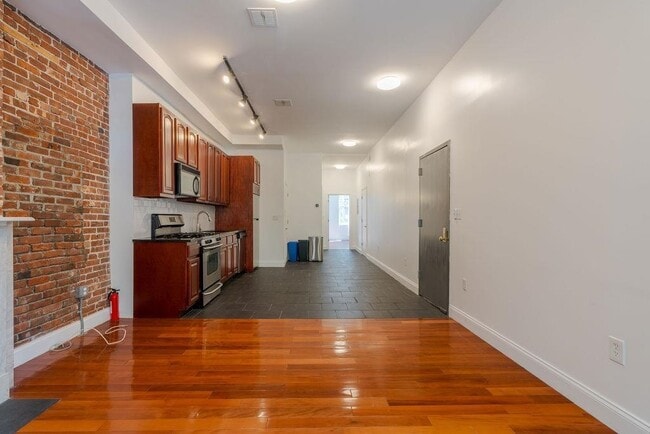 Foto del edificio - 604 1/2 GROVE St