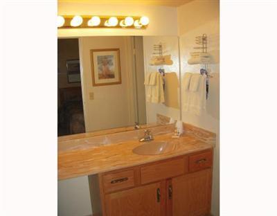 Building Photo - 555 E Lionshead Cir