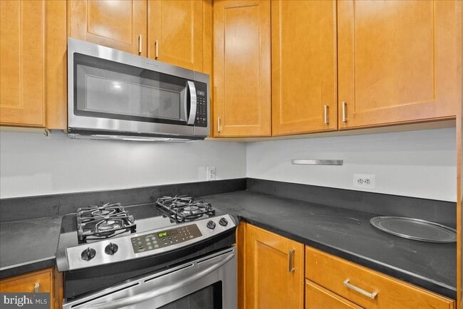 Building Photo - 3220 17th St NW