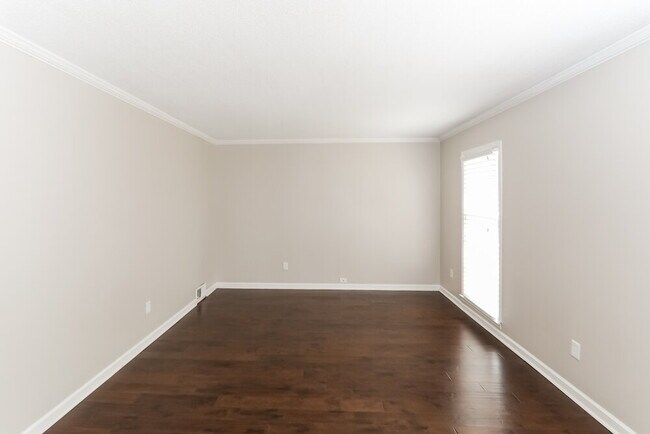 Foto del edificio - 7298 Cedar Ln Dr