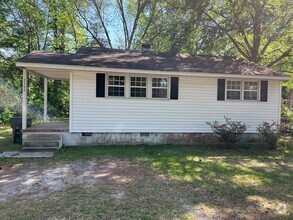 Building Photo - 2322 Briarfield Rd