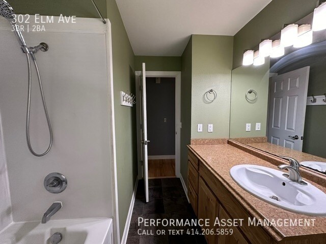 Building Photo - Gorgeous 3bd single family home in Slinger