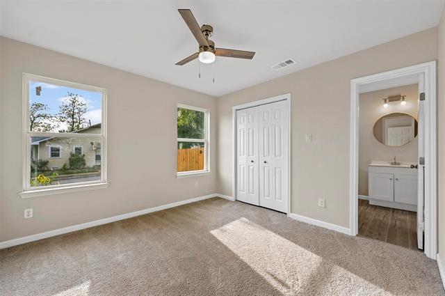 Building Photo - 2602 W Clarendon Dr