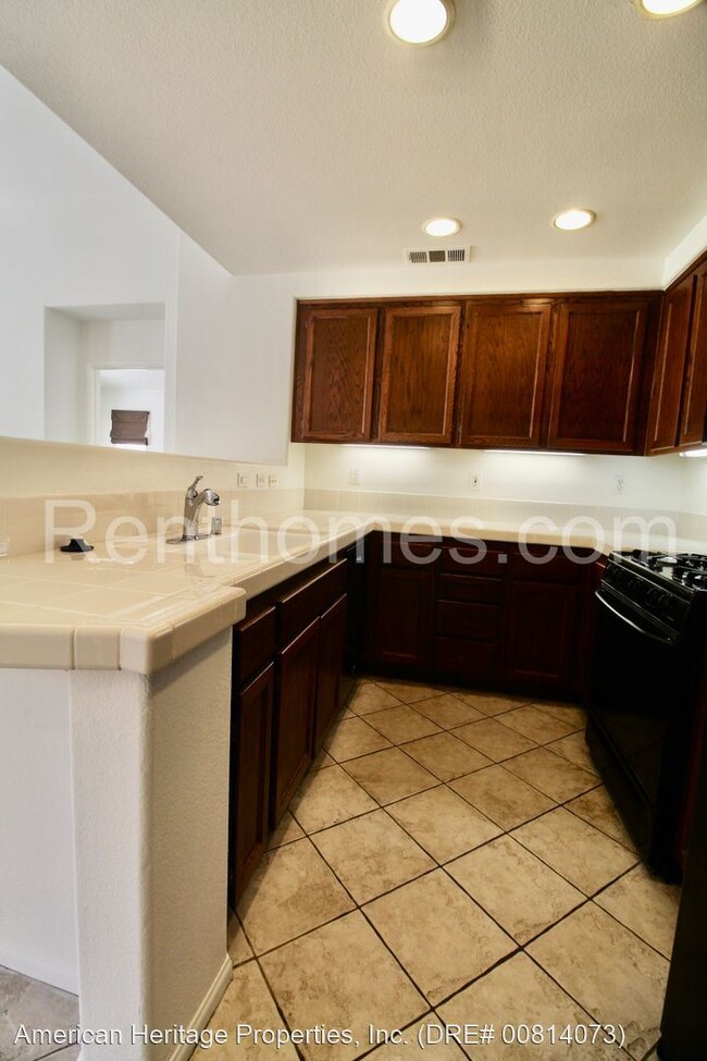 Building Photo - 2 br, 2 bath House - 10334-34 Scripps Powa...