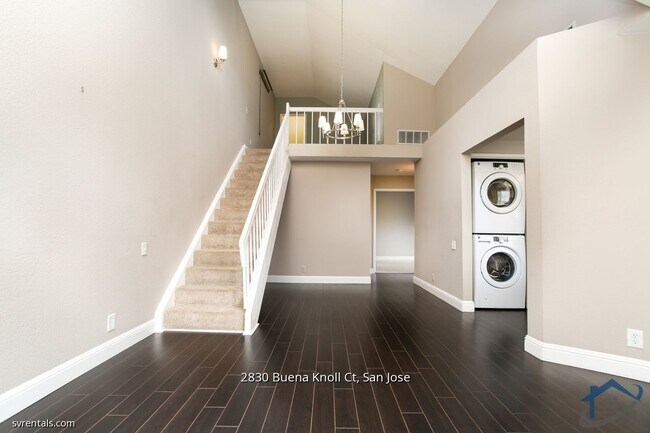 Building Photo - 2830 Buena Knoll Ct