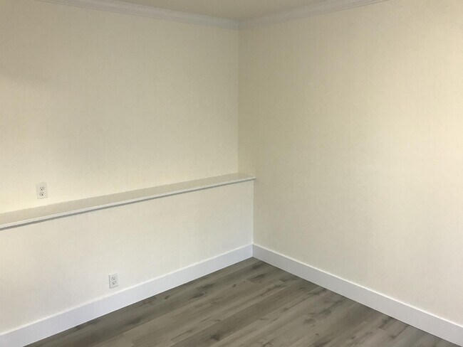 Building Photo - 3054 San Bruno Ave