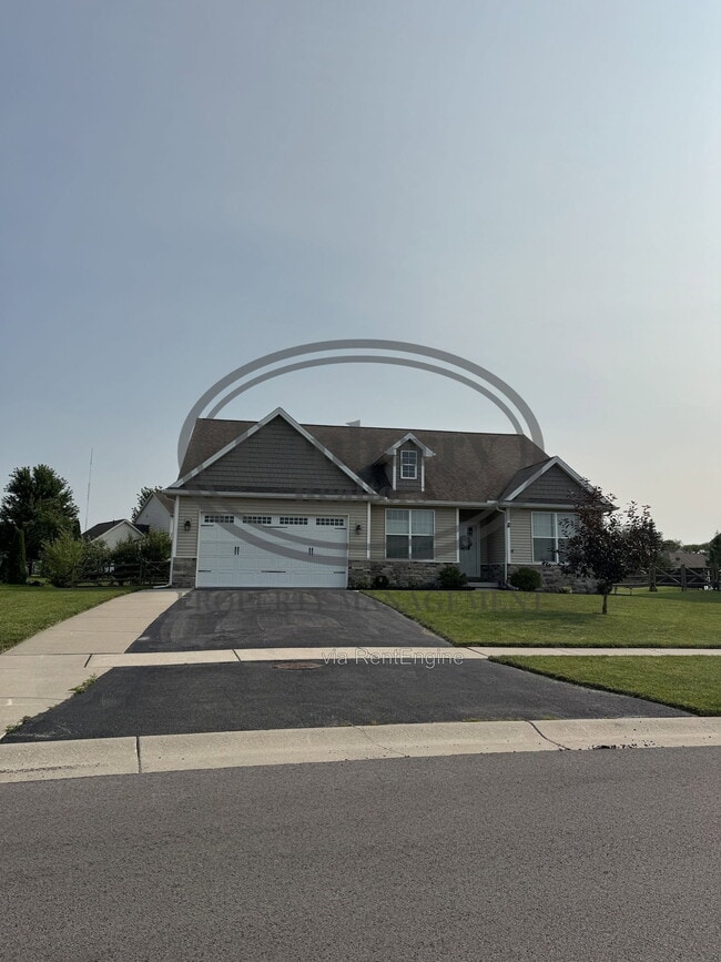 Building Photo - 26741 Woodmont Dr