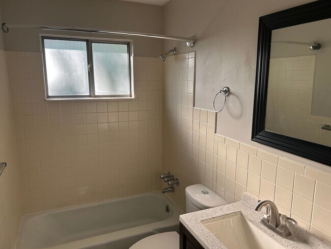 Foto del edificio - 2519-2521 Woodmere