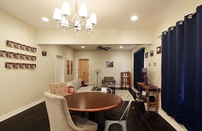Foto del edificio - 2/2 Home in Harlandale Available for Lease!