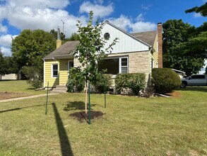 Building Photo - 1350 S Main St