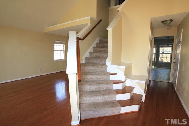 Building Photo - 105 Gillespie Ct