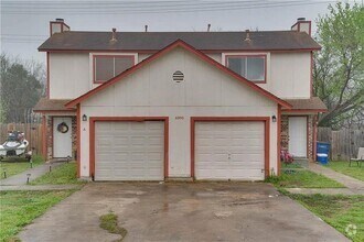 Building Photo - 6900 Hyland Cir