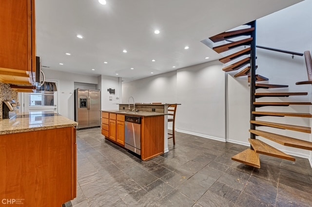Building Photo - 869 N La Salle Dr