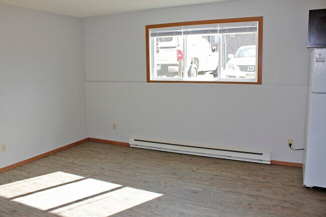 Building Photo - 1101 10th St S