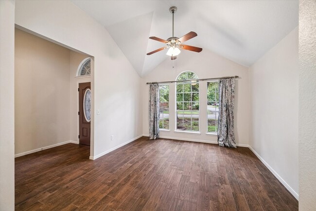 Building Photo - 22 N Holly Laurel Cir