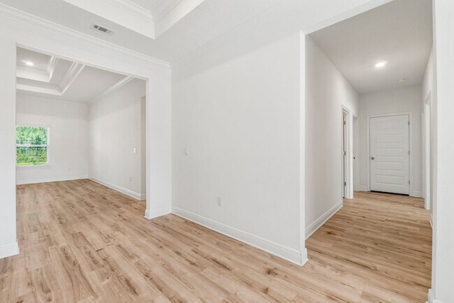 Foto del edificio - 147 Lake Park Cove