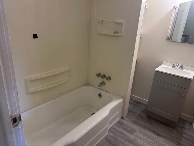 Foto del edificio - 702 Don St