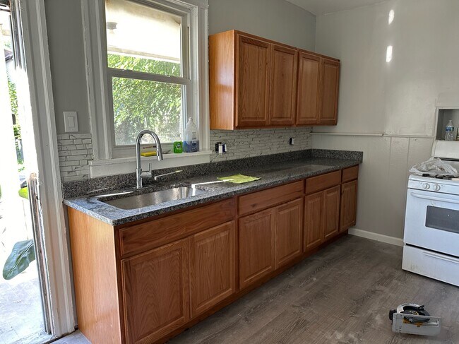 Building Photo - 128 Wyoming St