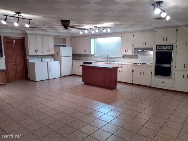 Foto del edificio - 3 br, 1 bath House - 1008 Caroline St