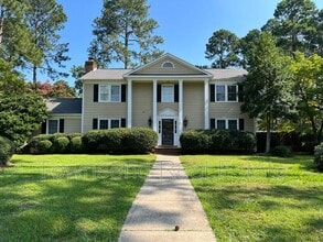 Building Photo - 2814 Mirror Lake Dr