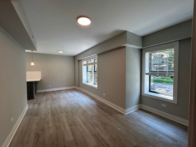 Building Photo - 1131 Oak Ave