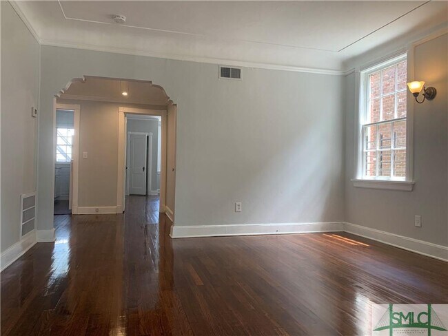 Foto del edificio - 734 E 45th St