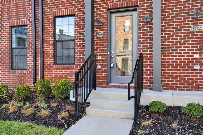 Foto del edificio - Brand New – 3 Bedroom Unit - Available NOW!