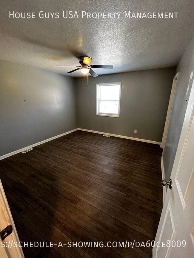 Foto del edificio - 3205 E 20th St