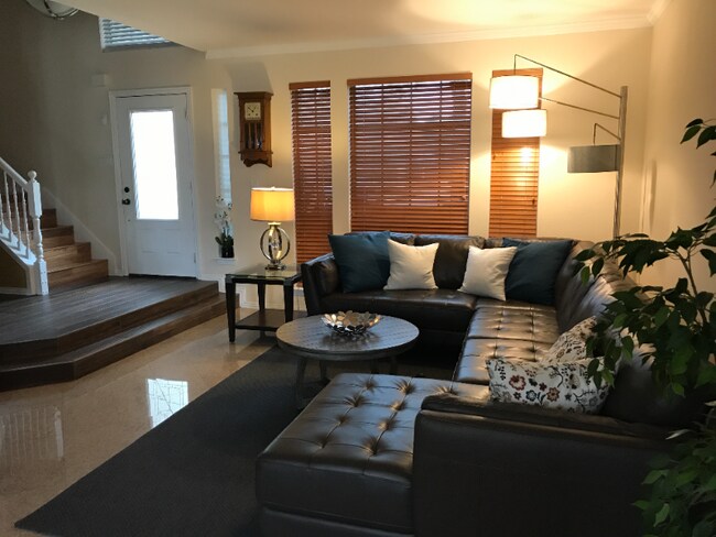 Foto del edificio - 1761 Meyerwood Ln S