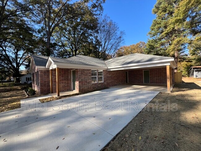 Building Photo - 3400 Jewell Rd