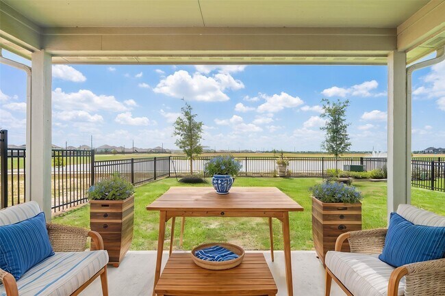 Building Photo - 764 Lake Lacosta Dr