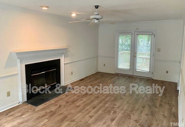 Foto del edificio - 2240 Long and Winding Rd