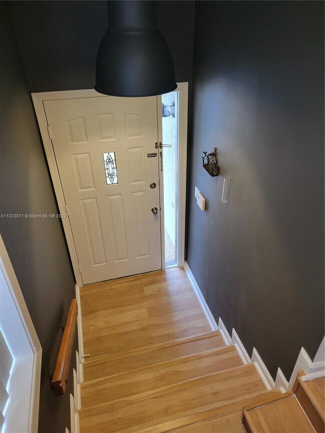 Building Photo - 7890 Seville Pl