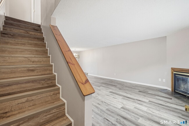 Foto del edificio - 151 Shelter Rock Rd