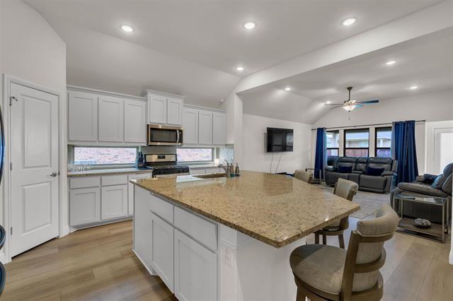 Foto del edificio - 716 Newberry Ln